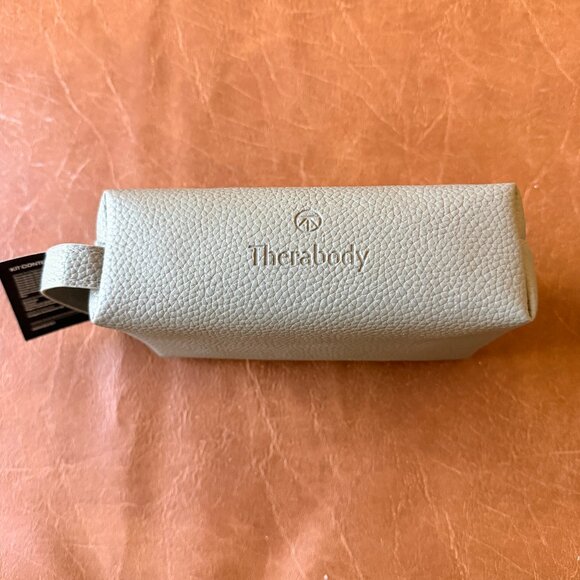 The United Airlines Therabody Polaris Business Class Amenity Kit - Picture 11 of 14